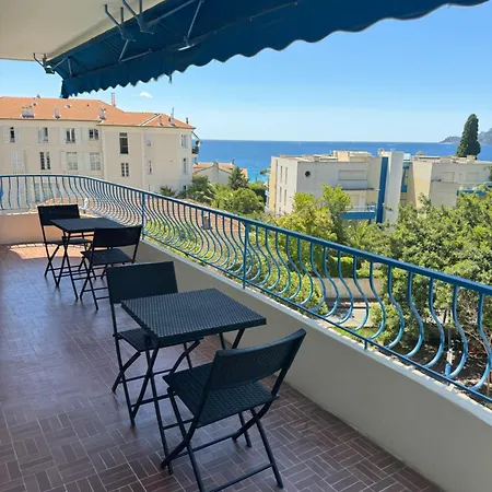 Vue Mer, Long Apartment